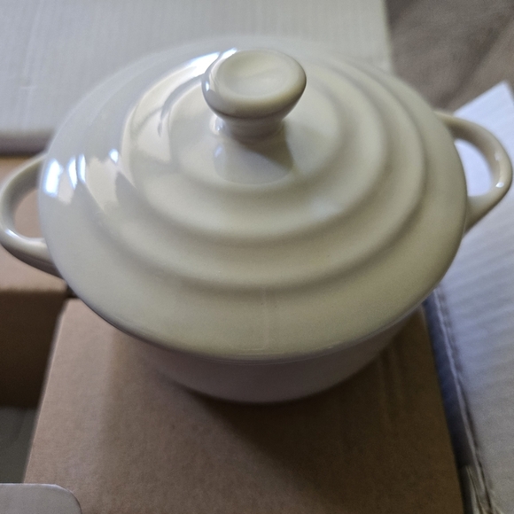 NIB - Epicure Mini Cocottes (Set of 4) - Picture 4 of 6